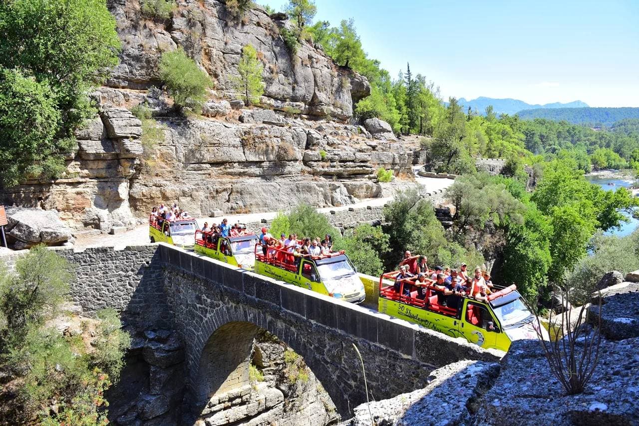 5-in-1-Abenteuer: Tazı-Schlucht, Rafting, Seilrutsche, Cabrio-Safari und Koprulu-Schlucht